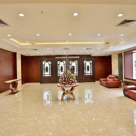 Royal Imperio Otel Faridabad Dış mekan fotoğraf