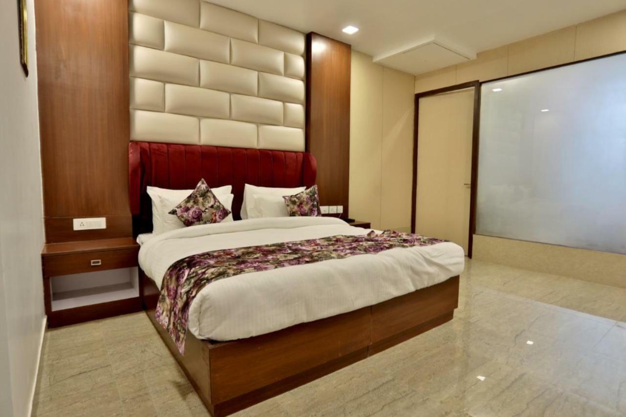 Royal Imperio Otel Faridabad Dış mekan fotoğraf