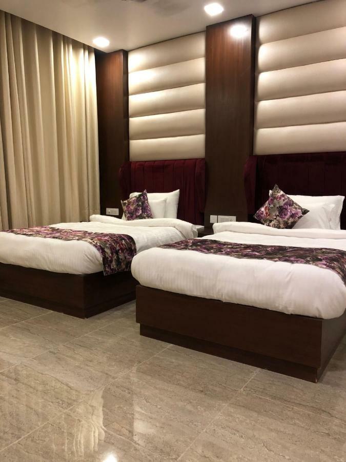 Royal Imperio Otel Faridabad Dış mekan fotoğraf