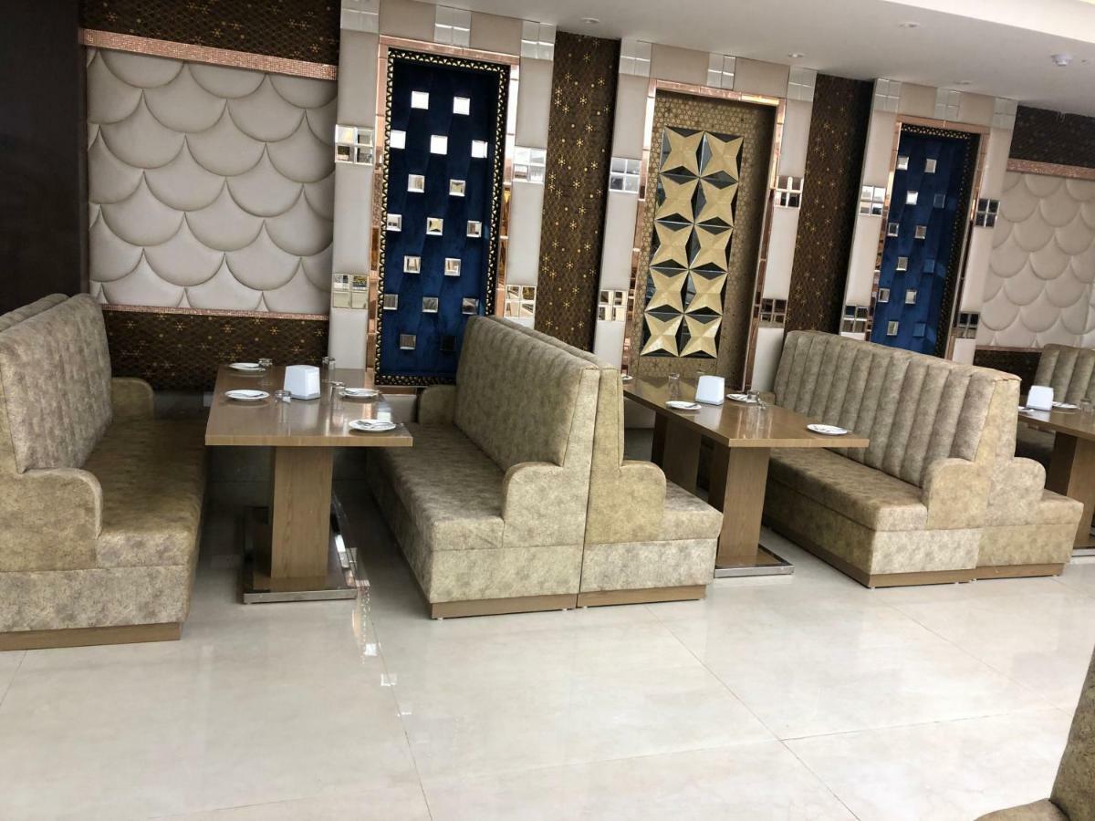 Royal Imperio Otel Faridabad Dış mekan fotoğraf