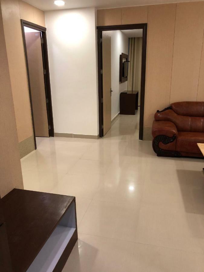 Royal Imperio Otel Faridabad Dış mekan fotoğraf