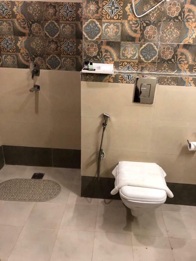 Royal Imperio Otel Faridabad Dış mekan fotoğraf